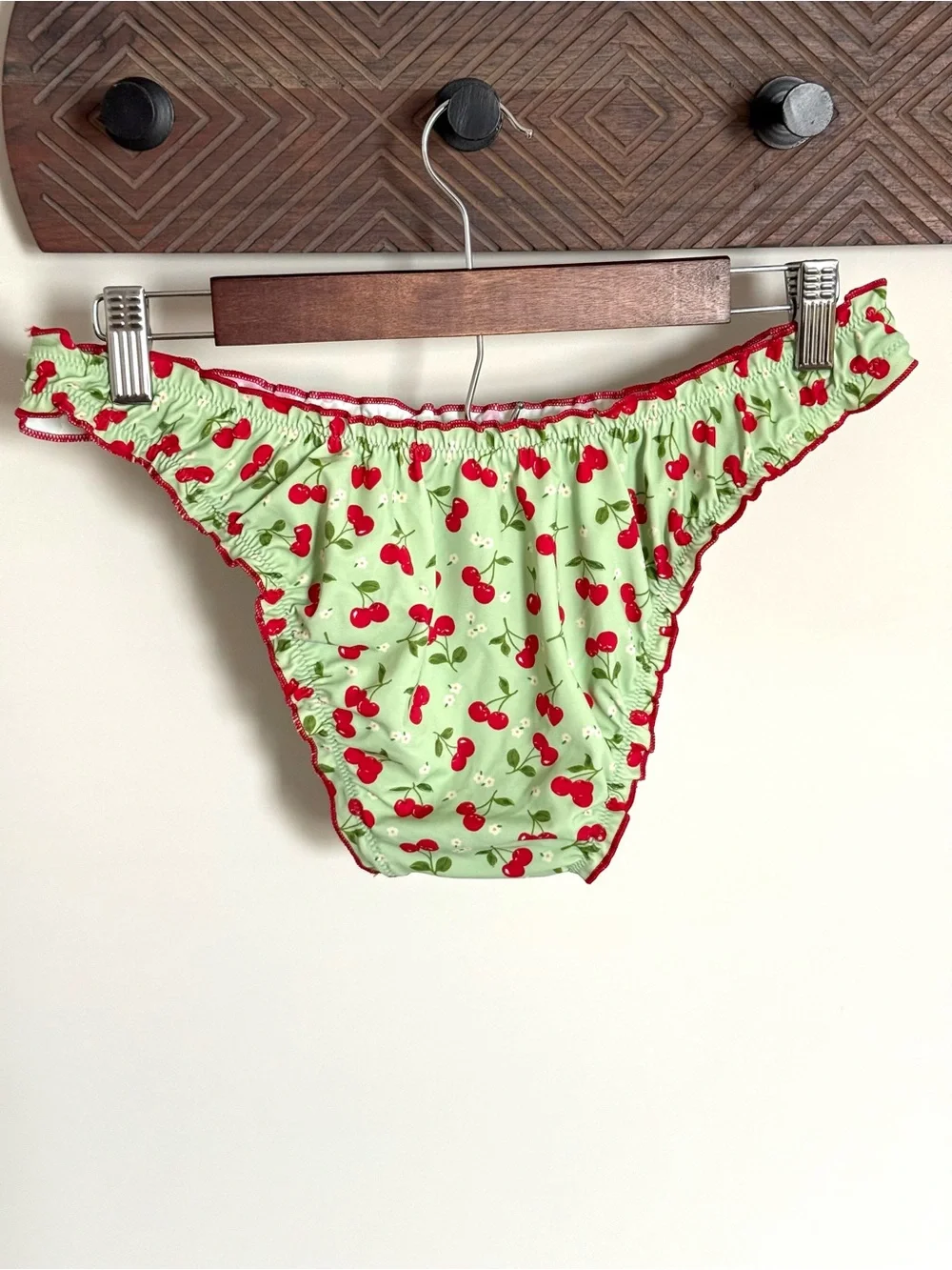 PINK by Frankie’s Bikinis Hudson Set Cherry Hearts Green Cheeky Ruffle Large